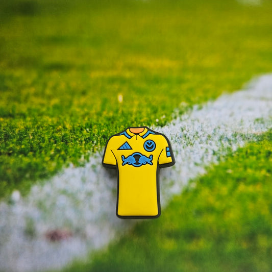 Yellow Shirt Croc Charm - Laughing Croc